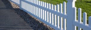 vinyl white picket fence